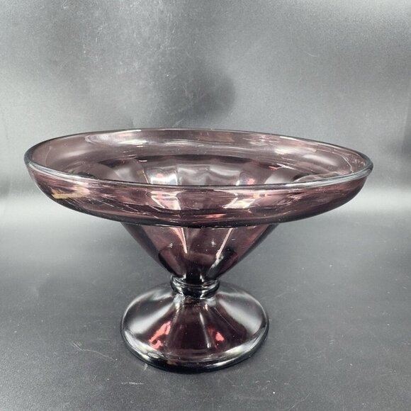 Mid Century Amethyst Footed Glass Bowl Manganese 365nm UV Glow Centerpiece Dish - Picture 7 of 13